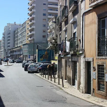 Tram28 - Santa Apolonia